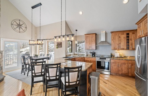 Evergreen House | The Perch Above the Clouds