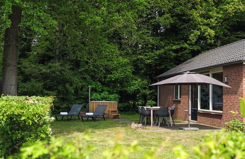 Rijssen Cabin | The perfect house for real football fans! ⚽