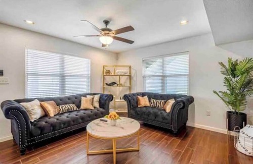 MacGregor House | The Perfect Inner City Getaway!