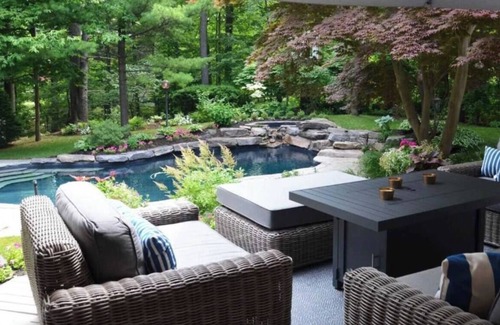 Mississauga House | The perfect mix of a private resort and entertainers dream.