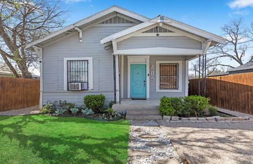 Eastside Promise Neighborhood House | The Pickleball Nook - 2B/2B Home in San Antonio