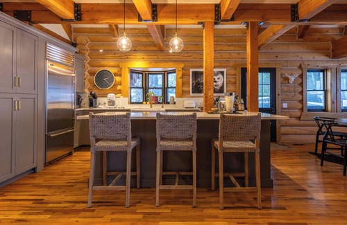 Warm Springs Cabin | The Pine Cabin – Luxury Mountain Living in Warm Springs