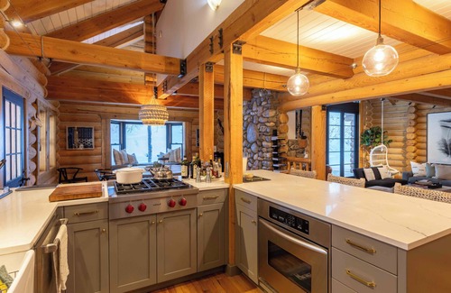 Warm Springs Cabin | The Pine Cabin – Luxury Mountain Living in Warm Springs