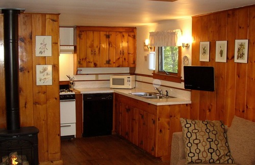 Bass Harbor Cottage | The Pine Cottage. Waterfront. Close to Acadia National Park. Quaint. Cozy.