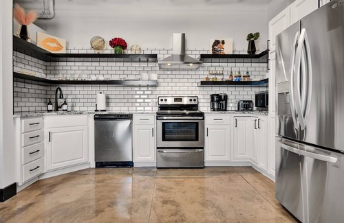 Brazos Condo | The Pink Cheetah, Luxury Condo in Downtown Waco