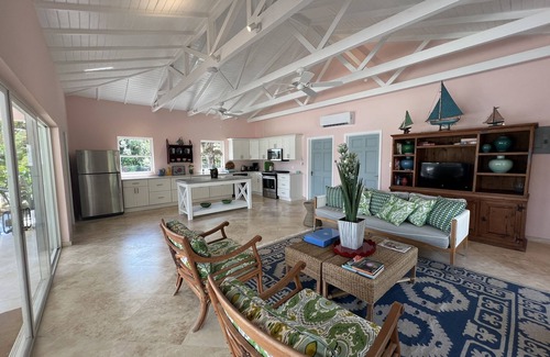 Freemans Bay Villa | The Pink House, infinity pool, English Harbour, minutes from Pigeon Beach