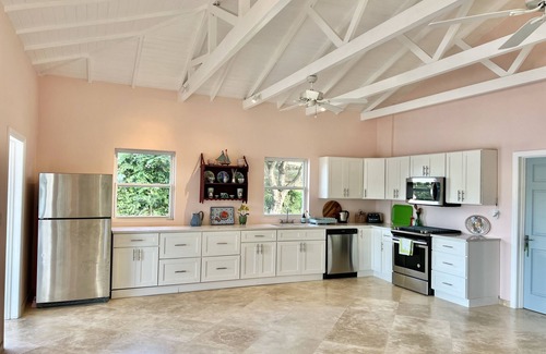 Freemans Bay Villa | The Pink House, infinity pool, English Harbour, minutes from Pigeon Beach