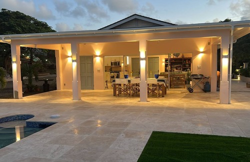 Freemans Bay Villa | The Pink House, infinity pool, English Harbour, minutes from Pigeon Beach