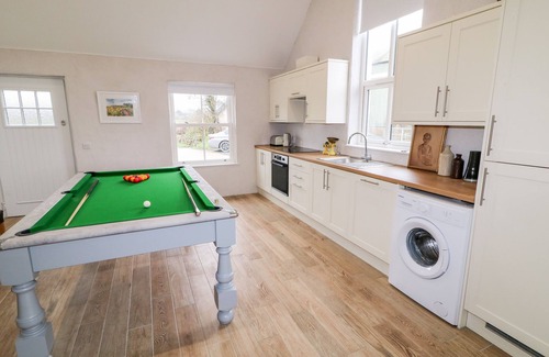 Lisnagunogue Cottage | THE POETS COTTAGE, pet friendly, with a garden in Portglenone