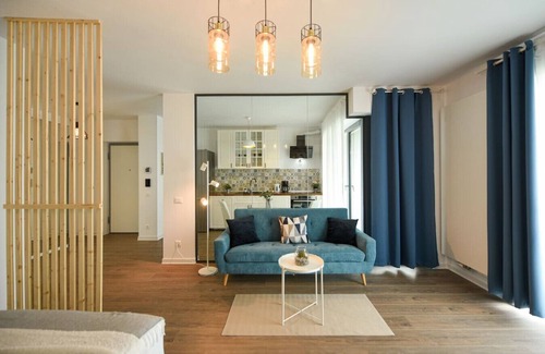 Aviatiei Apartment | THE POETS HOUSE | Cloud9 Artsy Studio