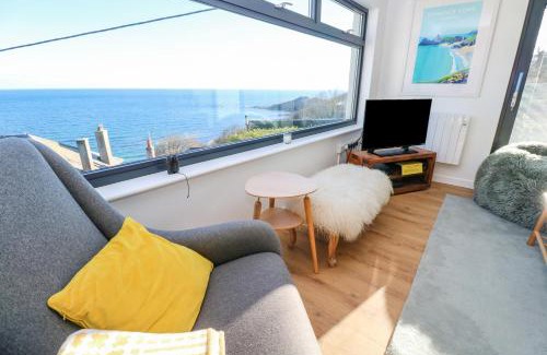 Coverack Apartment | The Poop Deck