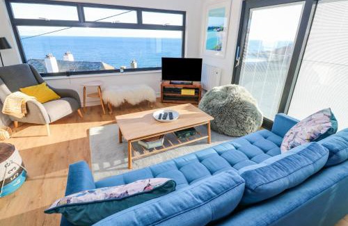 Coverack Apartment | The Poop Deck