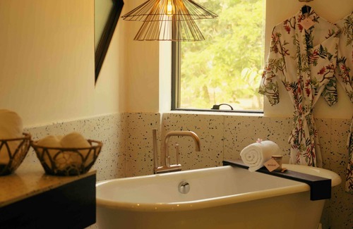 Gujjadi Hotel | The Postcard on the Arabian Sea