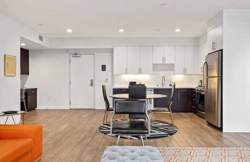 Carthay Circle Condo | The Prada Two-Bedroom Suite