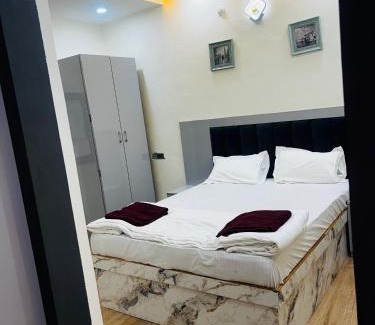 Dabra Hotel | The Prahas Restaurant and Garden