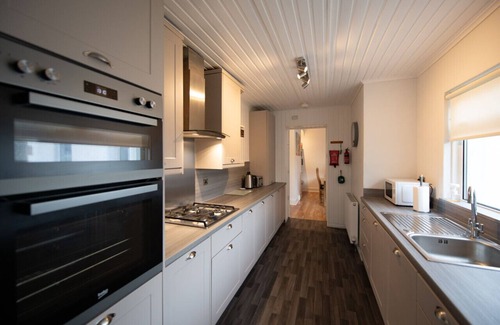 Prestwick Apartment | The Prestwick Pad - 4 bed Detached Villa