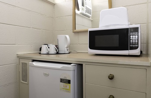 Doveton Hotel | The Prince Mark Motor Inn