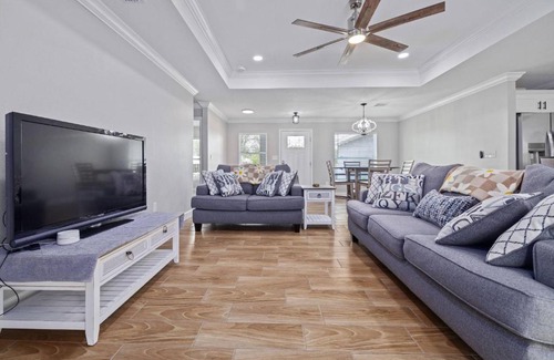 Avis Oaks House | The Quiet Oasis