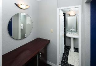 Connecticut Ave - K Street Hotel | The Quincy, an Ascend Collection Hotel