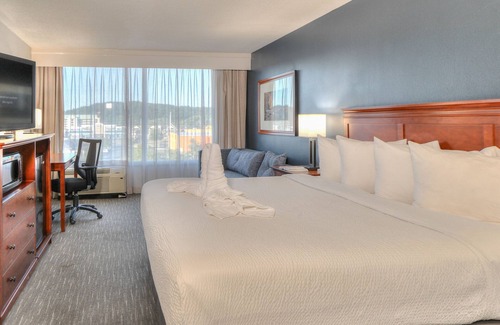 Pigeon Forge Hotel | The Ramsey Hotel & Convention Center