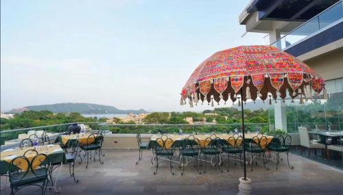 Lake Pichola Hotel | The Ramvilas - A Rooftop Pichola Lake View Hotel