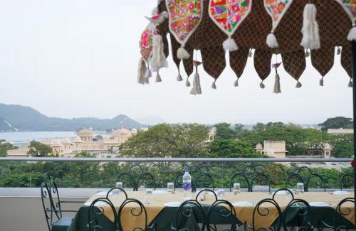Lake Pichola Hotel | The Ramvilas - A Rooftop Pichola Lake View Hotel