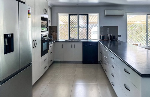 Mackay House | The Ranch - 4brm/3bth/AC/Pooln10 minutes from most everything