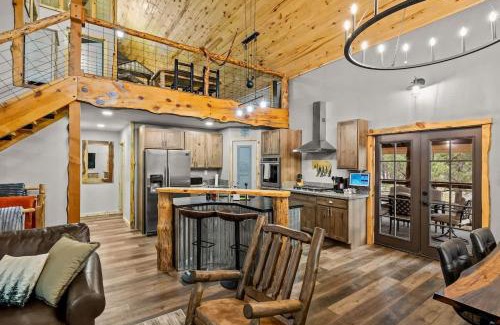 Williams House | The Ravens Court Retreat - Pathway to the Canyon