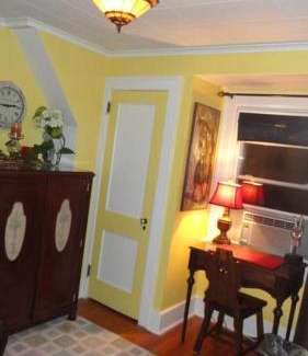 White Plains Bed & Breakfast | The Red Rooster