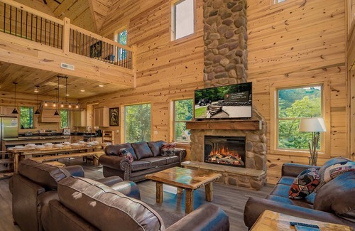 Gatlinburg - Pigeon Forge Cabin | The Refined Raccoon Retreat - Private indoor pool, firepit, game room, great views, and more!