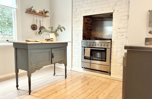 Dubbo Cottage | THE REPOSE - Charming cottage, beautifully restored in the heart of Dubbo.