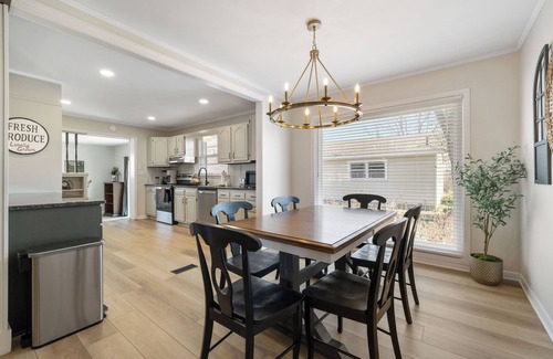 Hendron House | The Residence: Renovated 3-bed/1.5 bath, In-unit laundry, Work station, WiFi