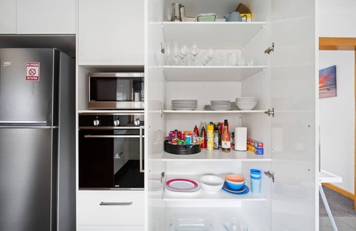 Warrane House | "The Residence" Sleeps 11, Ideal for Large Groups