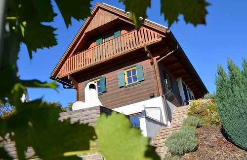 Sankt Johann im Saggautal House | The rest in a cottage with wellness oasis in the vineyards enjoy .