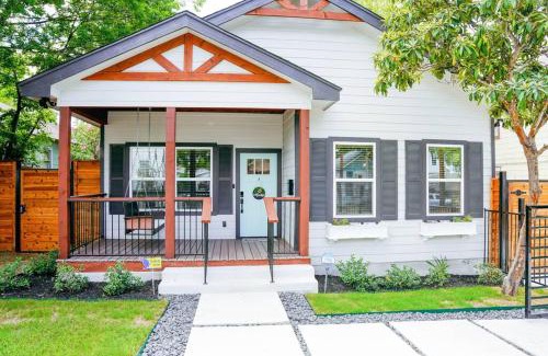 Highland Park Villa | The Retreat at Rigsby-All new 3bdrm/2.5 bath