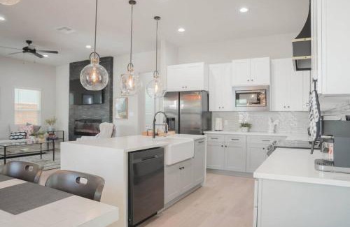 Highland Park Villa | The Retreat at Rigsby-All new 3bdrm/2.5 bath