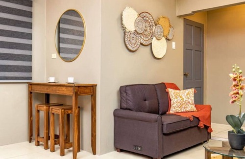 Piarco Condo | The Retreat - Modern 1Bdr Condo 2 mins from Int. Airport