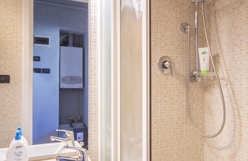 Barriera Vecchia-San Giacomo Apartment | The Rifugetto Trieste - holiday home