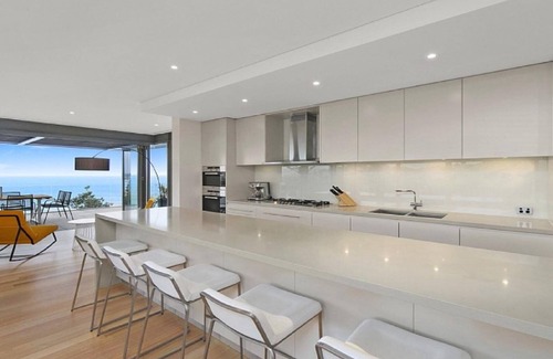 Terrigal Apartment | THE RISE | Ocean Views , Walk to beach | Accom Holidays