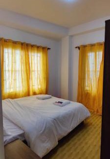 Karsiyang House | The River View Crescent