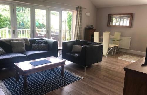 Cheddar Apartment | The Riverside Apartment on Cheddar Bridge Apartments
