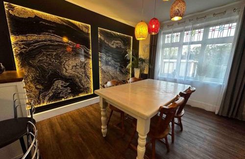 Christchurch Apartment | The Riverside retreat - Christchurch