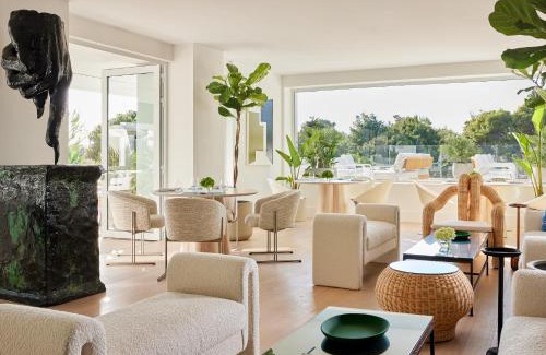 Vouliagmeni Hotel | The Roc Club, A Grecotel Hotel to Live