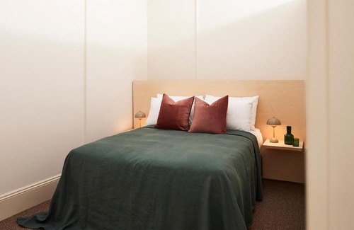 Milton Hotel | The Rooms Milton