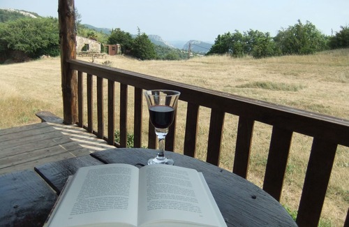 Cubieres-sur-Cinoble Cabin | The Roulotte - Equipped Zirkuswagen for 2 persons in dreamlike position
