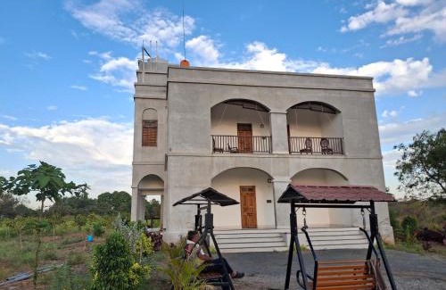 Mendarda Cabin | The Royal Relics