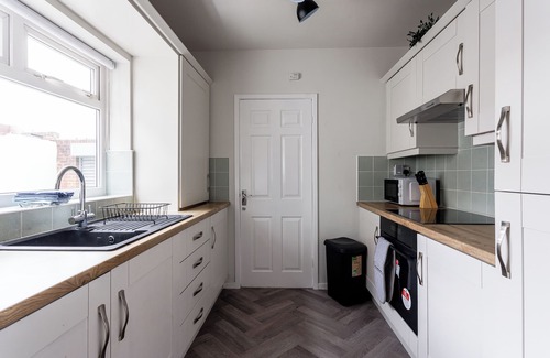 Sunderland House | The Royal Residence - Sorley Steet, 2 minutes to Royal Sunderland Hospital