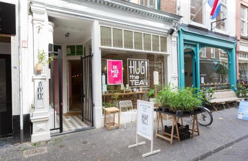 The Hague Center Apartment | The Royal Suite - R.Q.C.