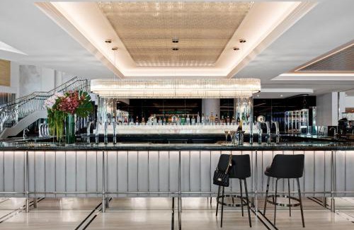 Melbourne Hotel | The Royce