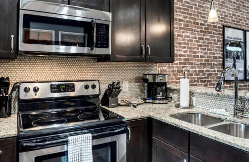 West End Apartment | The Ryman Hideaway by Stay Local Nashville